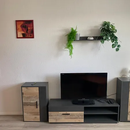 80 Qm Drei Schlafzimmer Und Wohnzimmer Monteurhandwerkerwohnung Apartment